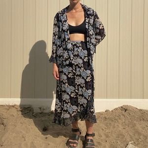 Stunning y2k two piece skirt and blouse